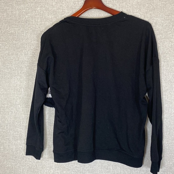 NWT Rae Dunn Black Brushed Sweatshirt "Drink Up Witches" & Matching Fuzzy Socks - Picture 9 of 9